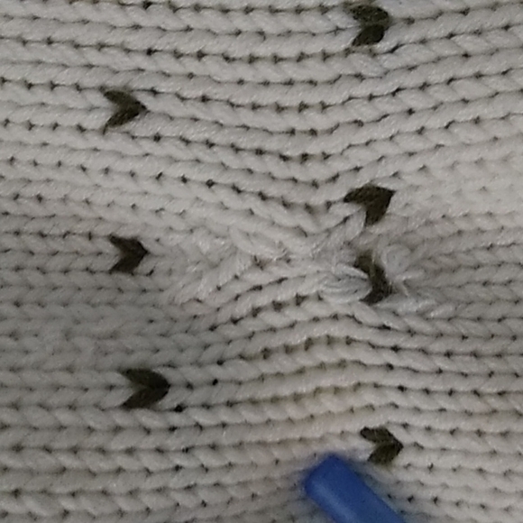 VINTAGE 70's Snowflake Fair Isle Chunky Knit Sweater - Picture 4 of 8